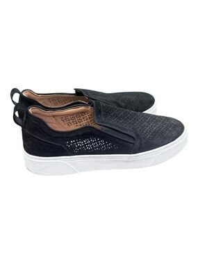 Vionic Kimmie Perforated Sneakers Black Suede Size 7.5